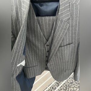 Jack Victor Suit - Exclusive Collection - 36W / 42R Jacket